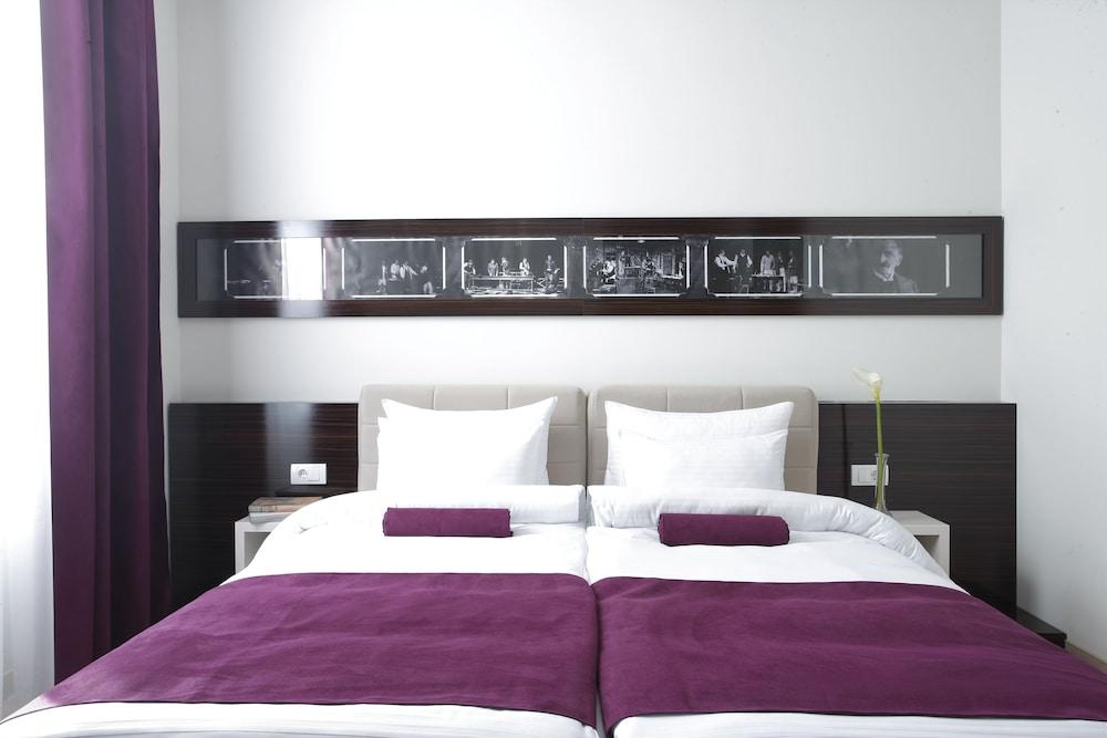 Hotel Theater Belgrade Garni Exteriör bild