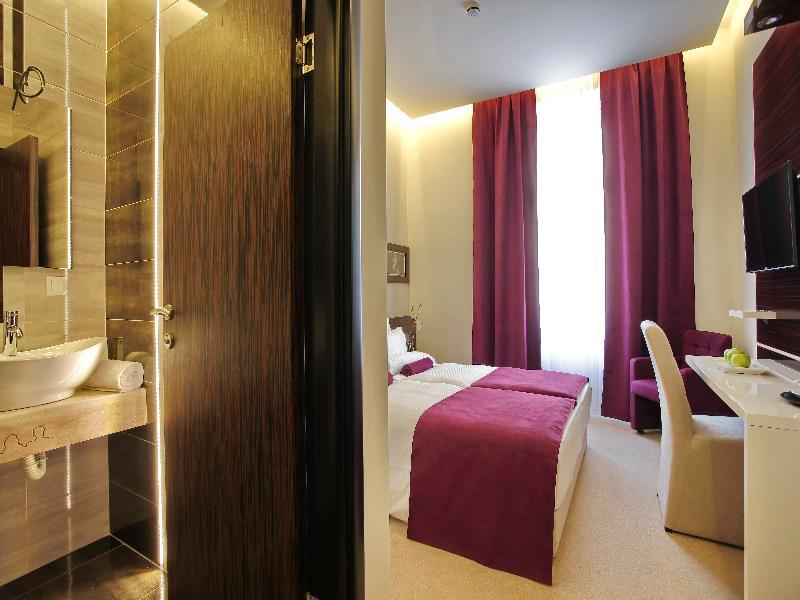 Hotel Theater Belgrade Garni Exteriör bild