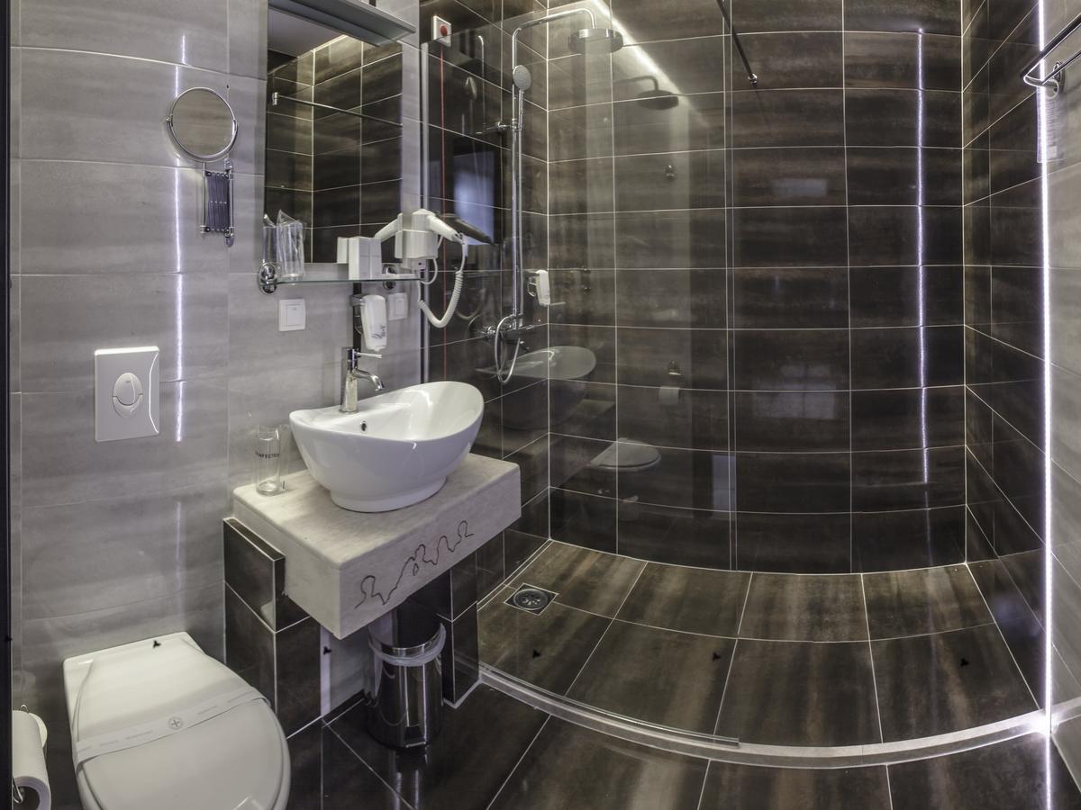 Hotel Theater Belgrade Garni Exteriör bild